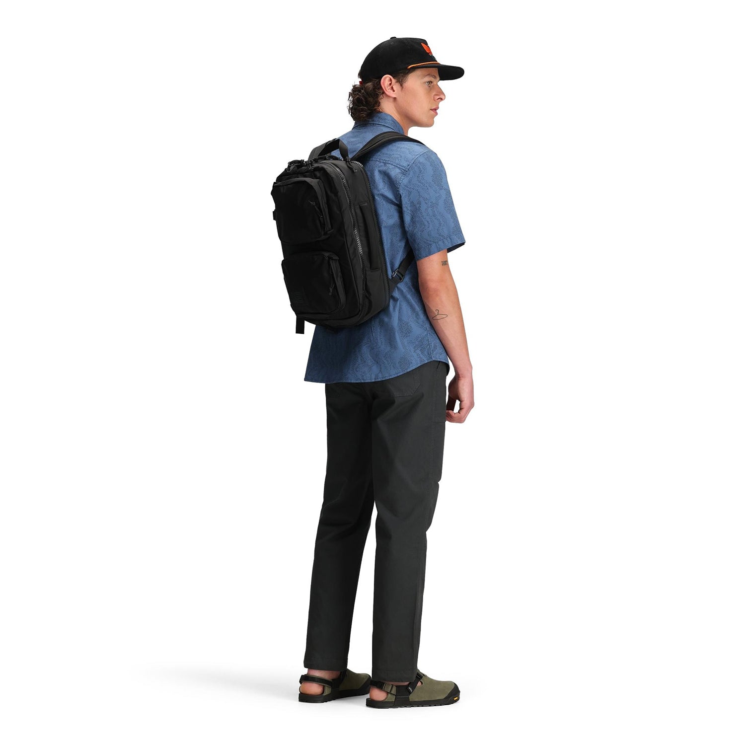 GLOBAL BRIEFCASE